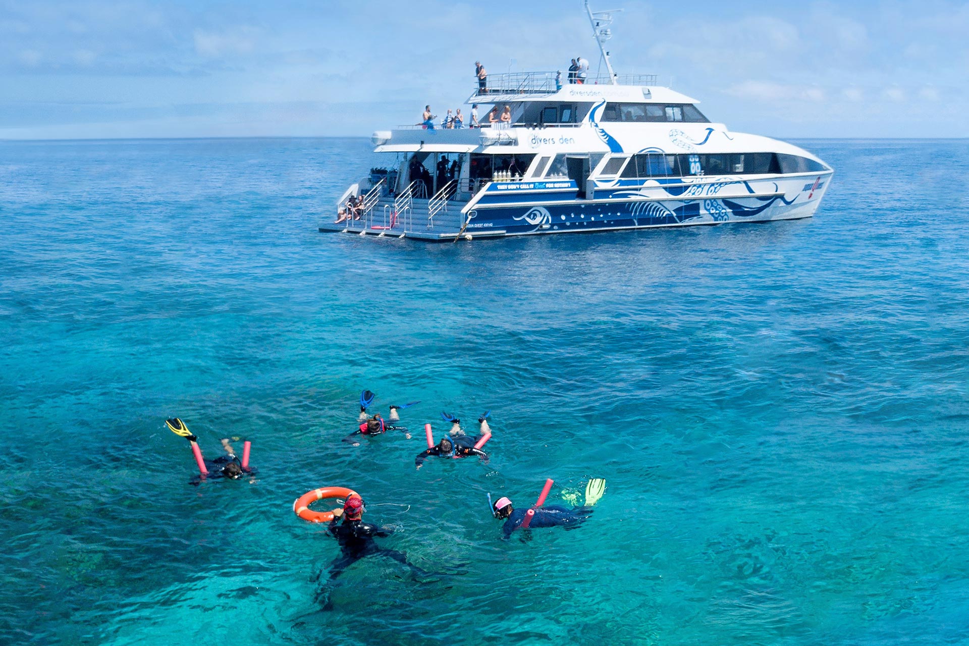 Outer Great Barrier Reef Day Trip From Cairns Divers Den 